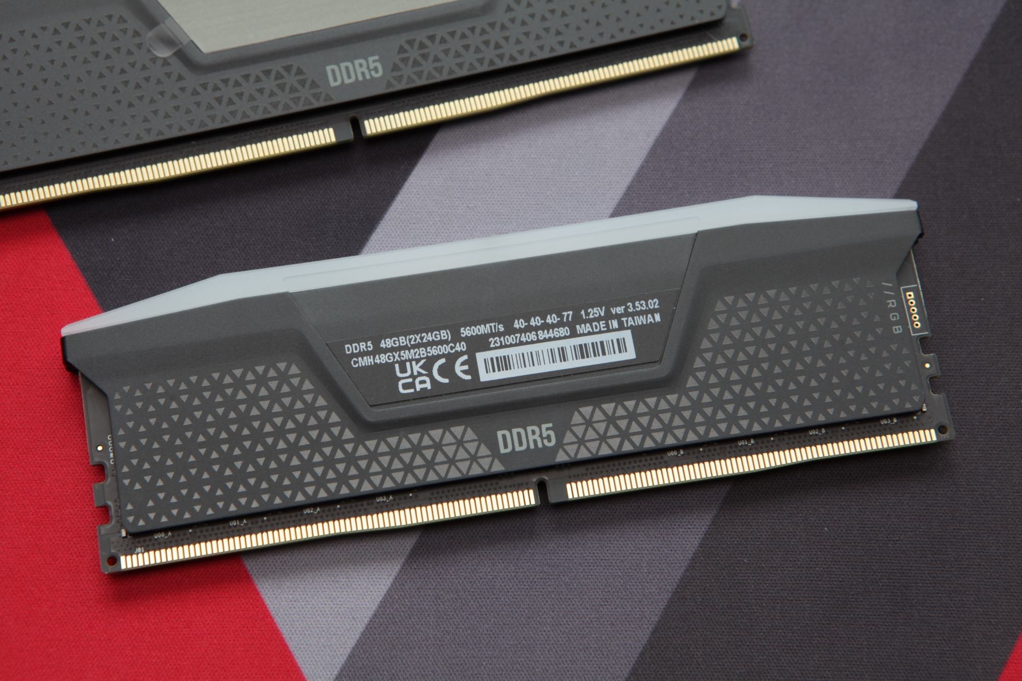 Corsair-Vengeance-RGB-DDR5-5600-24GB-04.jpg