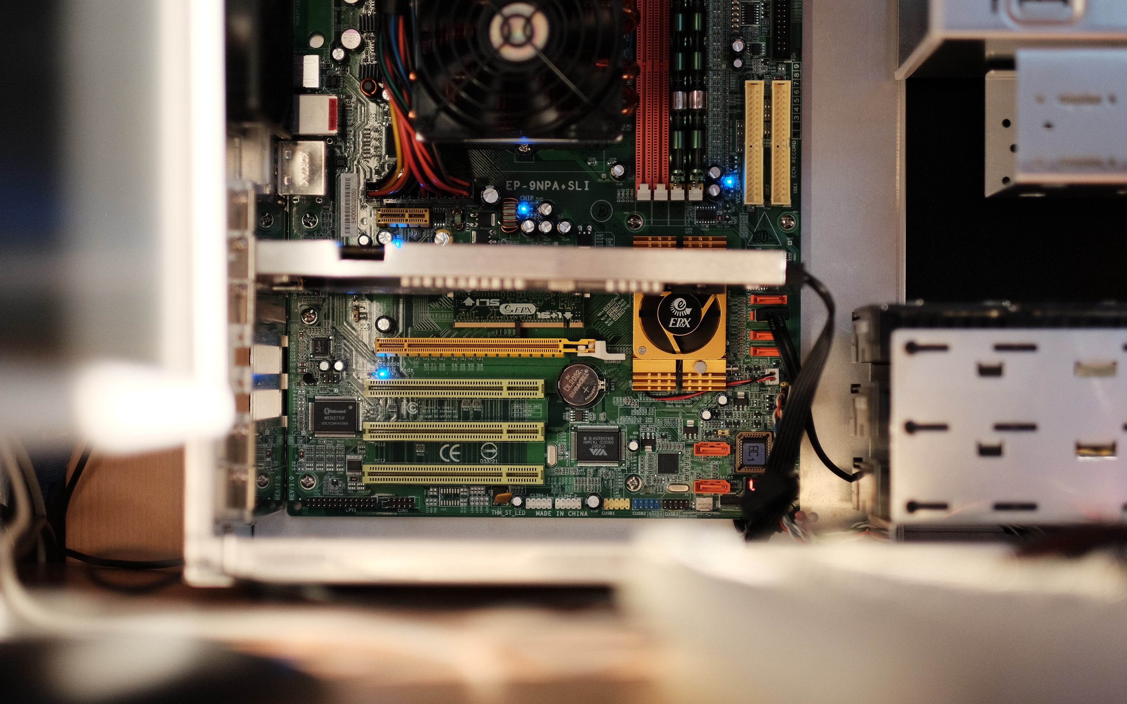 epox-1.jpg