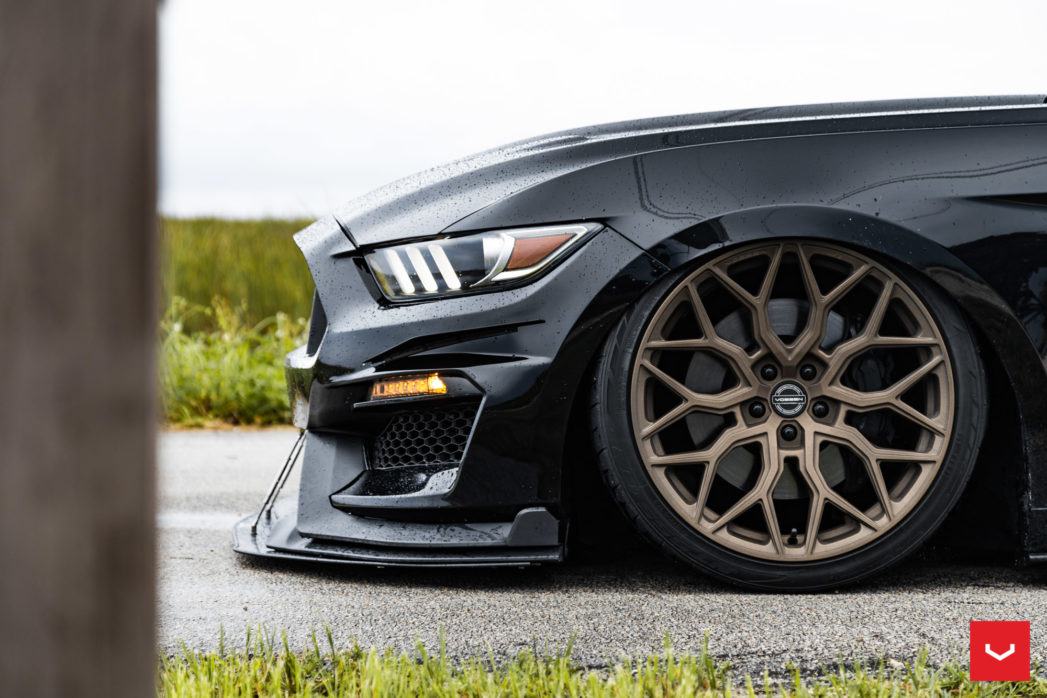 Ford-Mustang-GT-Hybrid-Forged-HF-2-©-Vossen-Wheels-2018-1020-1047x698.jpg