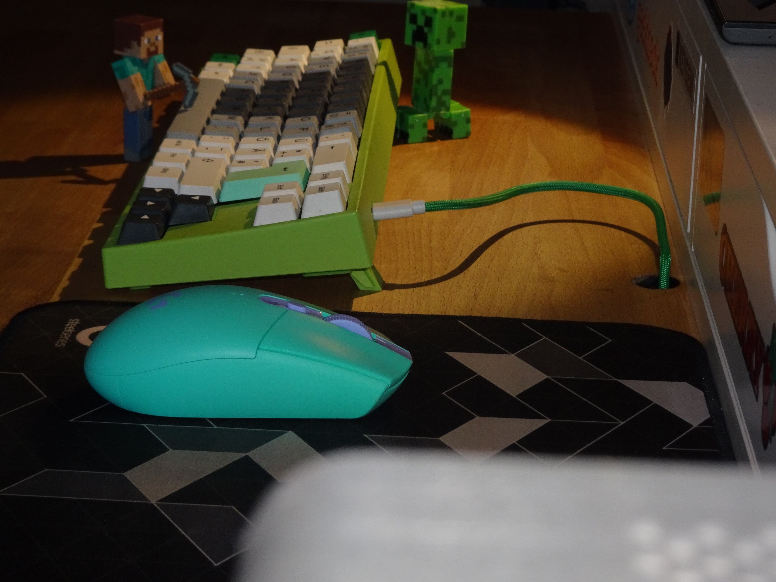 Varmilo MIYA + G305 mint.JPG