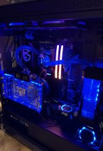 RTX 5090 Ventus mit Core im Rechner (4) klein.jpg