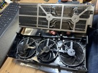 MSi RTX 5090 Ventus Demontage Lukü (6) klein.jpg