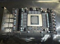 MSi RTX 5090 Ventus Demontage Lukü (19) klein.jpg
